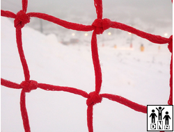 Сетки для горнолыжных трасс д.2,5мм, яч.100х100м, цвет - красный, узловая, ПЭ, размеры 1,2м х 25м DNN