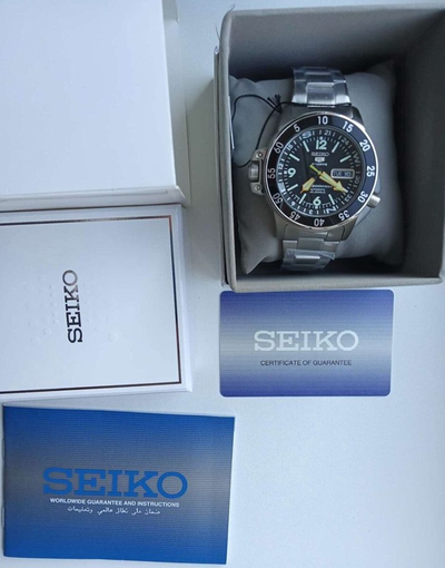 Наручные часы Seiko SKZ211J1