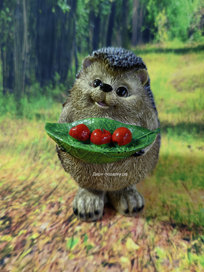 ЁЖИК С ЯБЛОЧКАМИ  15*10см  0,4кг   полистоун Россия 672/012432   Ежик - символ защиты и удачи. Защищайте свой дом и участок с помощью этих милых зверьков.