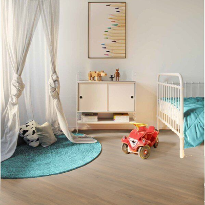 Ламинат Wineo Дуб Дикий Темно-Коричневый LA187LV4 в интерьере детской комнаты