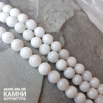 "Лунный камень" белый полевой шпат с редкой иризацией, шары 6,1-6,7/8-8,4/10,3-10,5 мм, цена за нить 18-19 см
