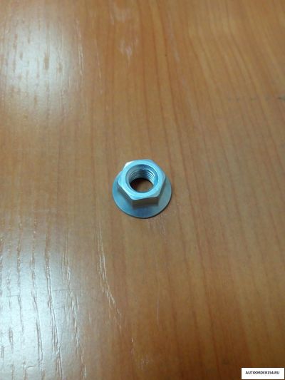 Гайка М10*1,25*10 с буртиком, подвески и генератора ВАЗ 2110 (БелЗАН) цена за 20 шт.