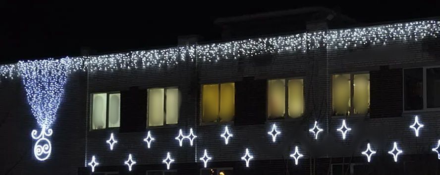 Украшение зданий гирляндами