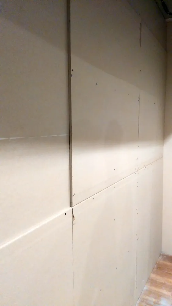 Монтаж ГКЛ "Даногипс" разной толщины в 2 слоя