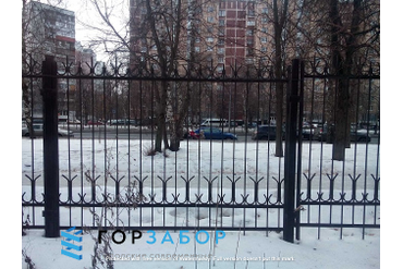 Забор из кованых секций с монтажом под ключ