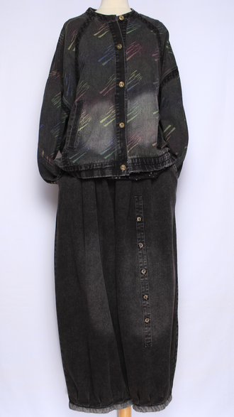 Джинсовка-бомбер "ЦВЕТНЫЕ ШТРИХИ" черная, синяя р.46-52