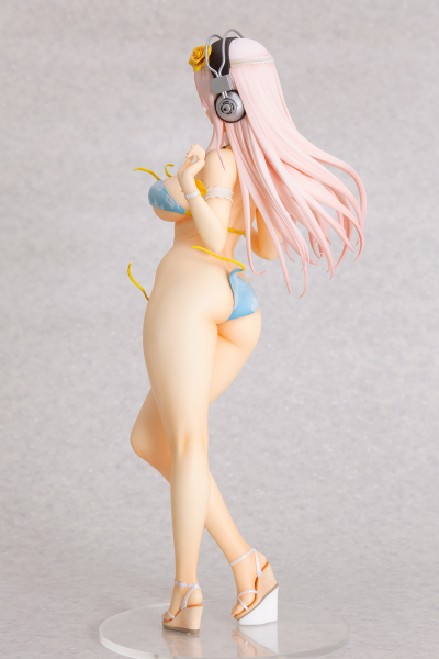 Фигурка 1/4.5 Сонико (Super Sonico Summer Vacation ver.)