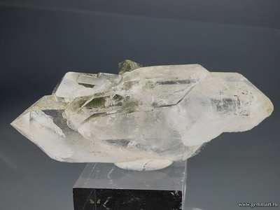 Горный хрусталь с включениями хлорита. Северная Осетия. 55*20*15мм