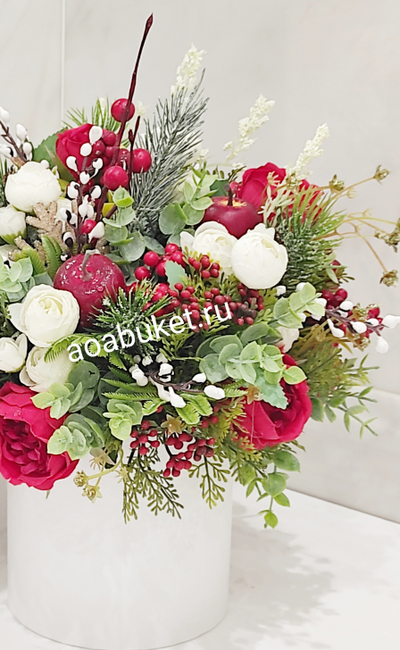 Композиция из искусственных цветов Карина красная № МК010