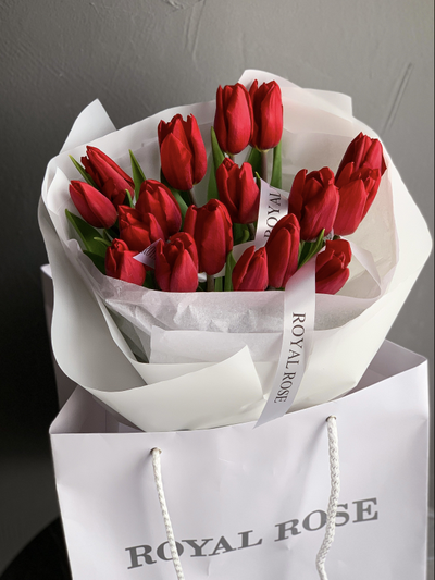 Букет красных тюльпанов "Роскошный" 15 шт