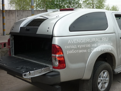 Стильный спортивный кунг Carryboy G500 серебристый 1CO на Toyota Hilux 2005-2015 от AvengerUral.ru