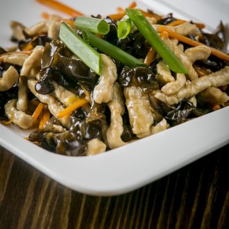 Свинина с древесными грибами