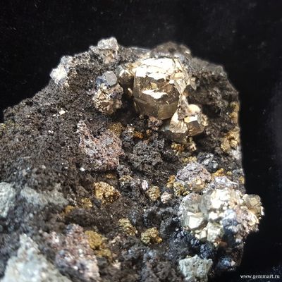 Пирит на породе. Болгария. №2