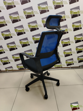 Кресло офисное Бит, черный пластик/синяя сетка/черная ткань