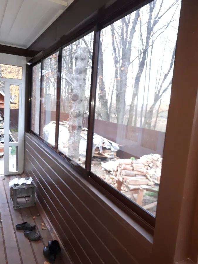 Остекление веранды алюминиевой раздвижной системой