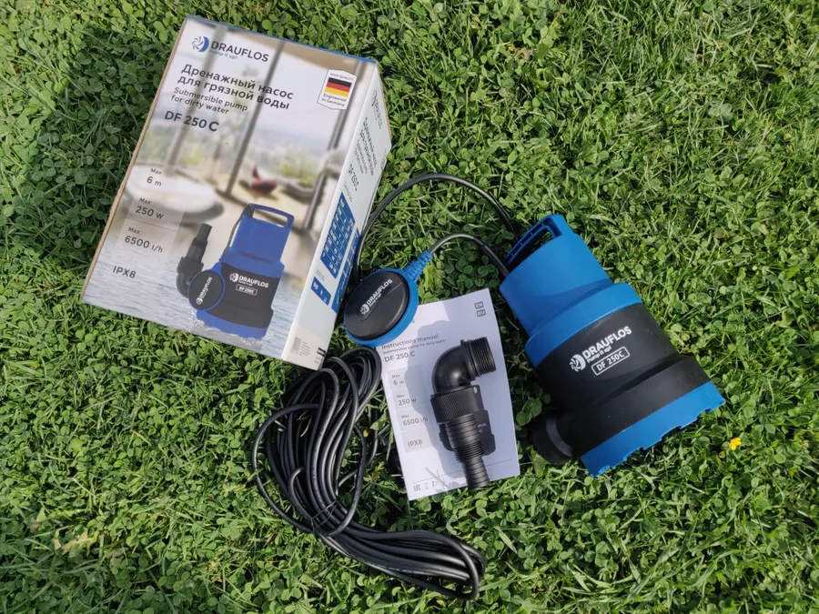 Насос, который устанавливается в камере для принудительной откачки очищенных стоков