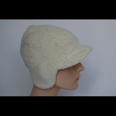 Вязаная жокейка с ушками женская зимняя Vizio Италия 9009 VU белая