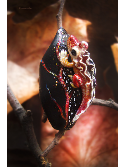 "Саламандра, дитя пламени", миниатюрная фэнтези-брошь (4,5 см)