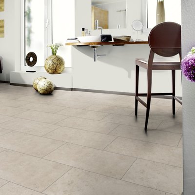 Виниловый пол Wineo 400 Stone Patience Concrete Pure DLC00139 в интерьере ванной