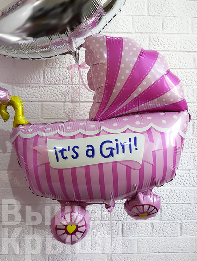 Шарик в виде розовой коляски надутый гелием