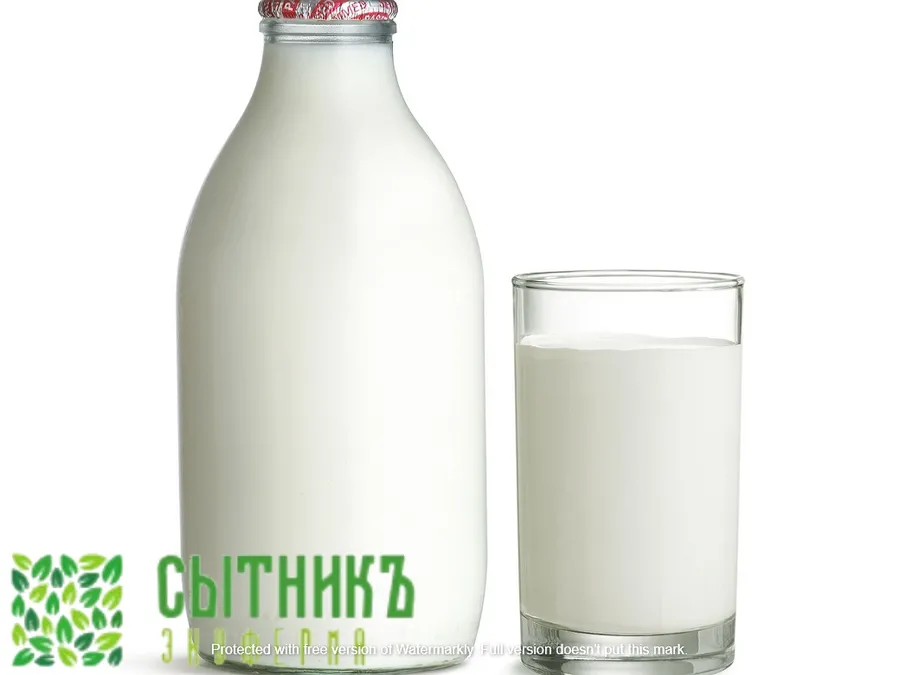 Молоко цельное фермерское живое