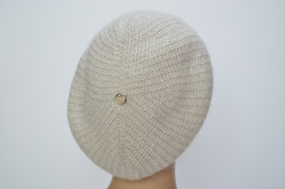 Вязаный белый итальянский берет женский зимний