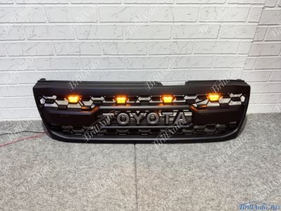 Решетка радиатора Toyota Land Cruiser 100 03-07 тюнинг LED