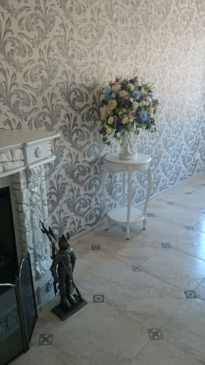 КОМПОЗИЦИИ ИЗ ИСКУССТВЕННЫХ ЦВЕТОВ