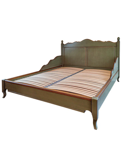 Кровать с боковинами, в стиле прованс.