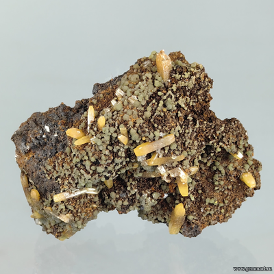 Вульфенит, миметит, лимонит. Мексика. 50*40*18мм