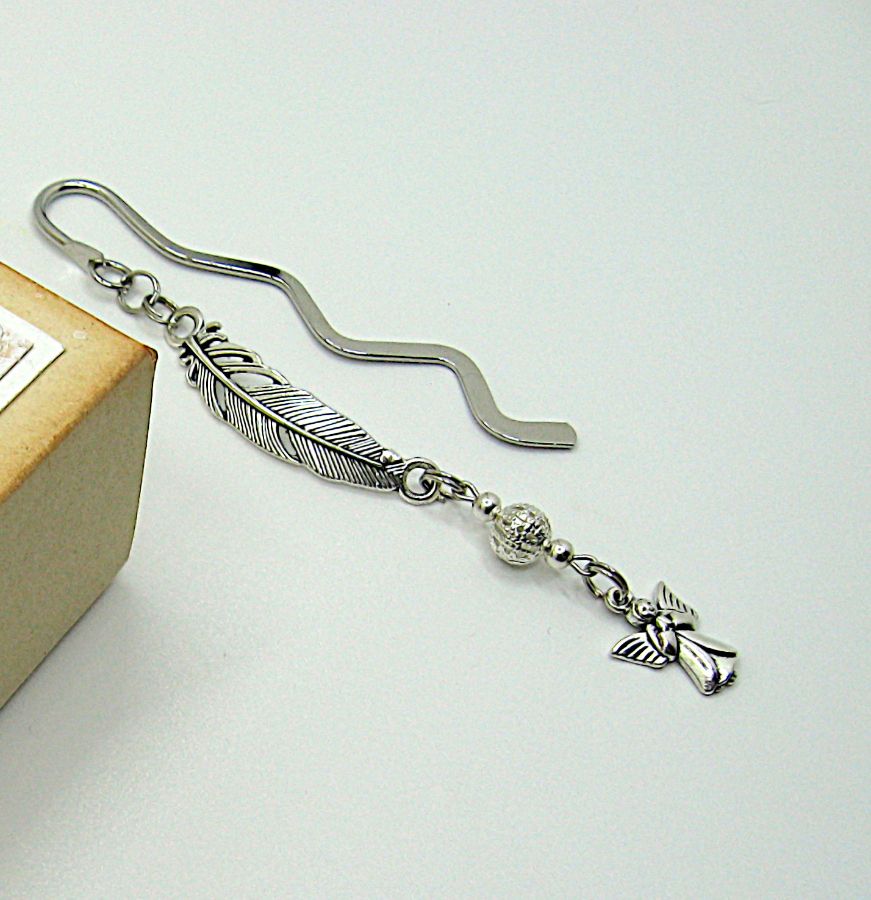 Закладка для книги с ангелом и пером. Коллекция закладок для книг "Свет Ангелов"