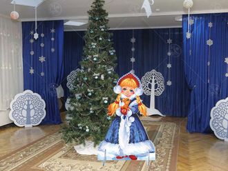 Театральная декорация Снегурочка с белочкой
