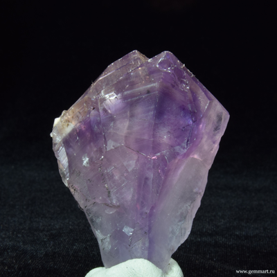 Аметист - кристалл с включениями