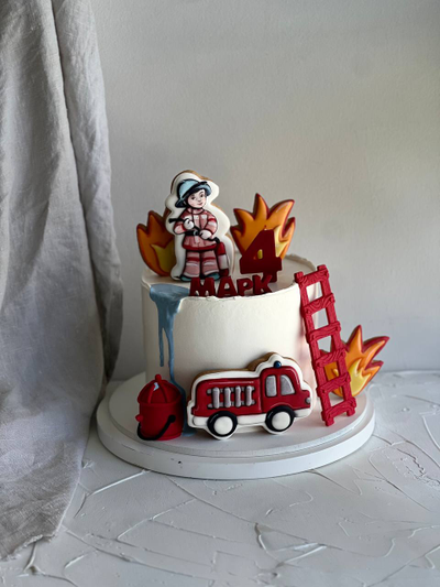 Торт пожарному