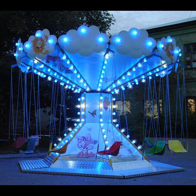 Цепочная карусель «ВЕТЕРОК-4»  с иллюминацией