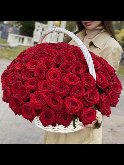 101 красная роза в корзине (цвет на выбор)