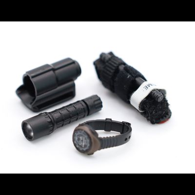Часы, жгут, фонарик 1/6 (78093F) - DAMTOYS