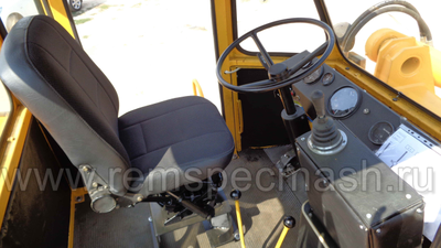 Фронтальный погрузчик L-34 Stalowa Wola