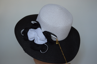 Итальянская черная шляпа с белой тульей