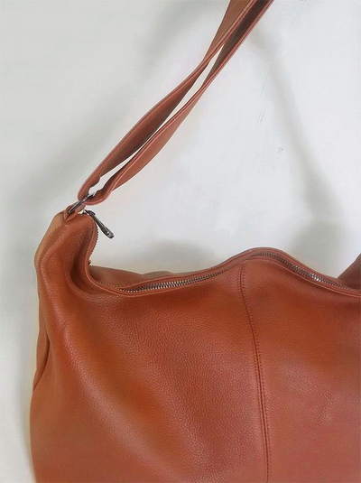(АРТИКУЛ: 10019/1/8) СУМКА МЕШОК ЖЕНСКАЯ, БОЛЬШАЯ, НАТУРАЛЬНАЯ КОЖА, ЯРКО-РЫЖАЯ, ШИРОКИЙ РЕМЕНЬ ЧЕРЕЗ ПЛЕЧО