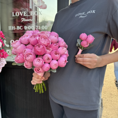 Букет невесты из кустовых пионовидных роз №11