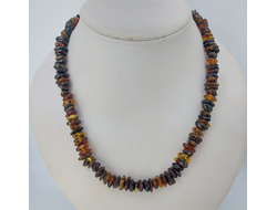 Бусы простые из темно-зеленого янтаря