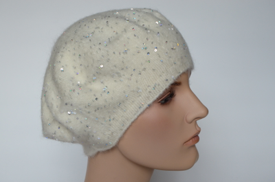 Белый тонкий зимний берет с пайетками Визио Италия