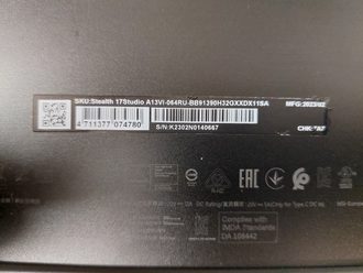 MSI Stealth 17 Studio A13VI-064RU ( 17.3 4K IPS 144Hz  i9-13900H RTX4090 (16Gb) 32Gb 2048SSD )