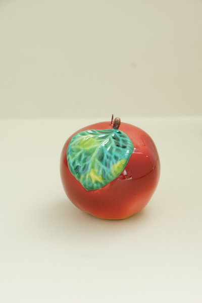 Яблоко малое