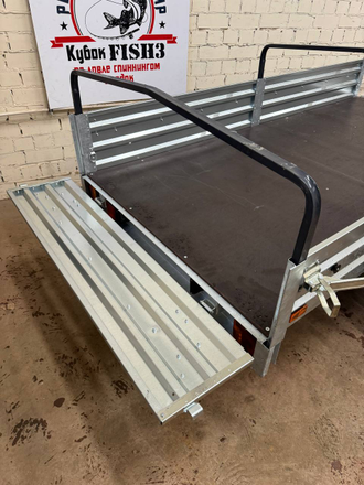 Прицеп для дачи, охоты и рыбалки      МЗСА 817701 Исполнение     022