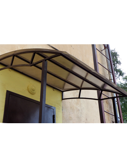 Металлический козырек односкатный дугообразный со столбами (артикул МКС11)