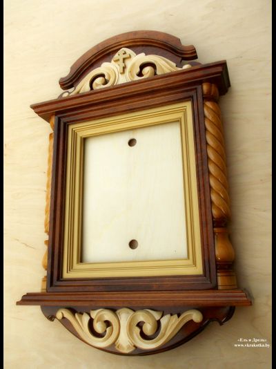 Киот резной