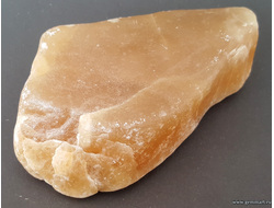 Симбирцит (Кальцит) — галтовка рекой