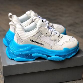 Кроссовки Balenciaga Triple S белые с голубой подошвой в Новосибирске